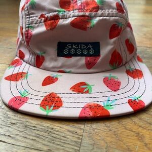 Skida Strawberry Print Cap